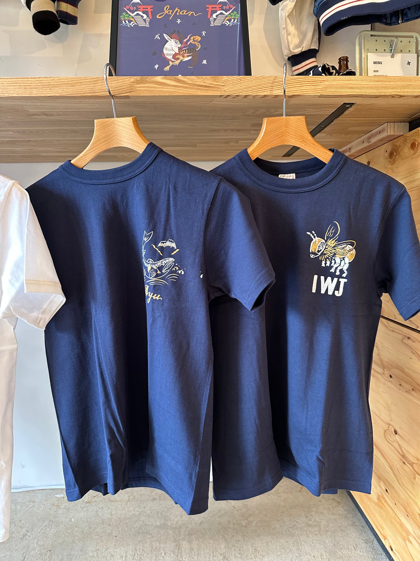 鮎と高津川 Tシャツ | Masuda Sukajan Graphics【納期2週間】